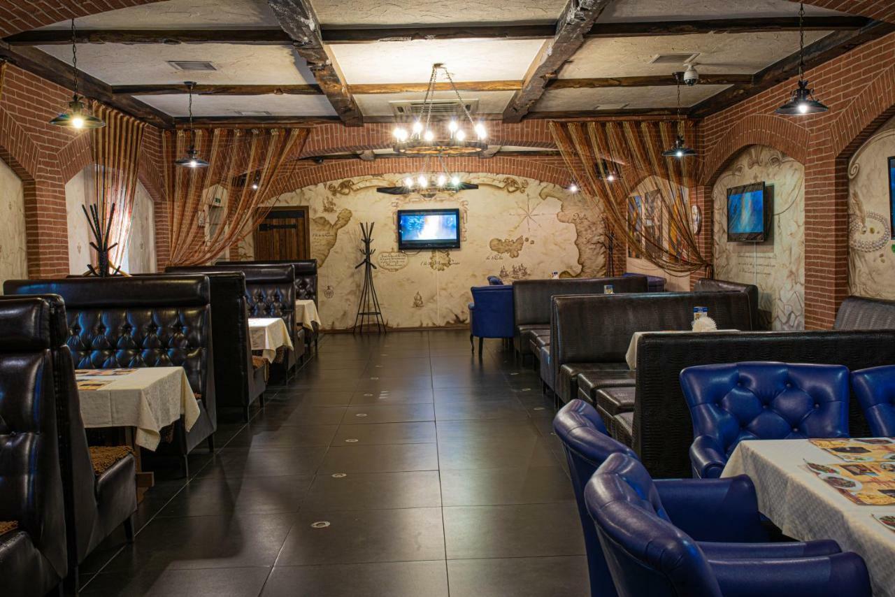 Jeppesen Residence Алма Ата Екстериор снимка